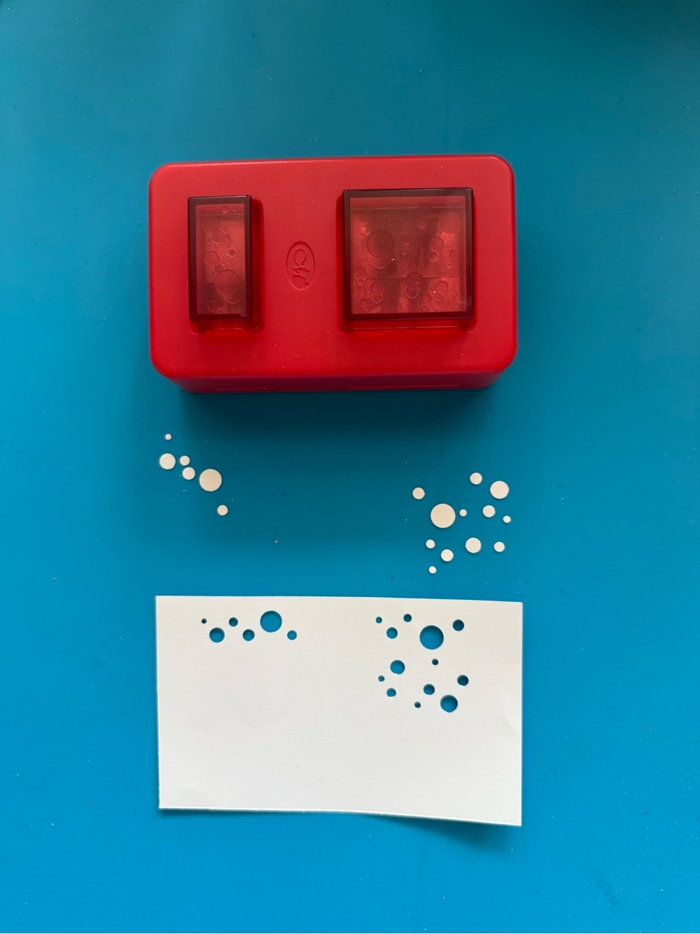 Creative Memories Bubble Maker Circles Paper Punch 2 in 1 Red